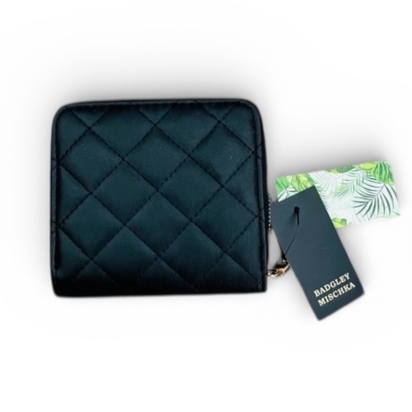NWT Badgley Mischka Elegant Black Quilted Wallet - Picture 2 of 3